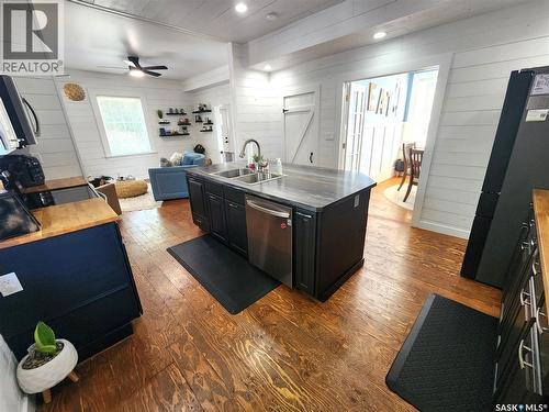 1401 3Rd Street, Estevan, SK - Indoor Photo Showing Kitchen With Double Sink