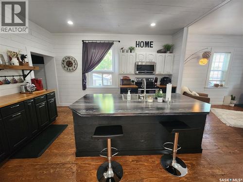 1401 3Rd Street, Estevan, SK - Indoor Photo Showing Kitchen