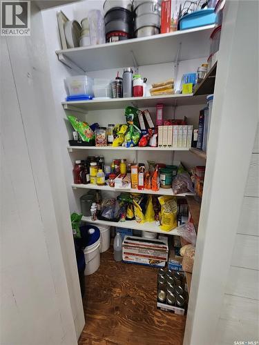 1401 3Rd Street, Estevan, SK - Indoor With Storage