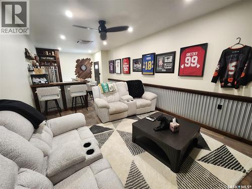 1401 3Rd Street, Estevan, SK - Indoor Photo Showing Living Room