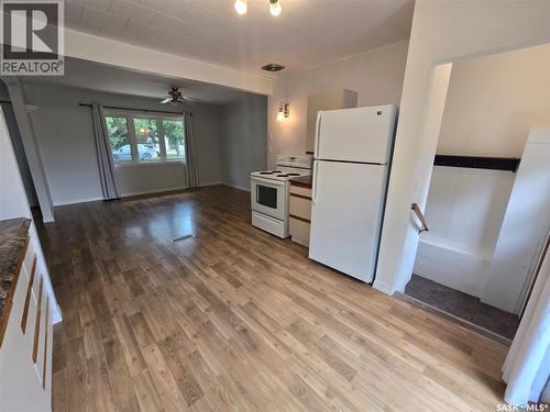 906 Pacific Street, Grenfell, SK - Indoor Photo Showing Kitchen