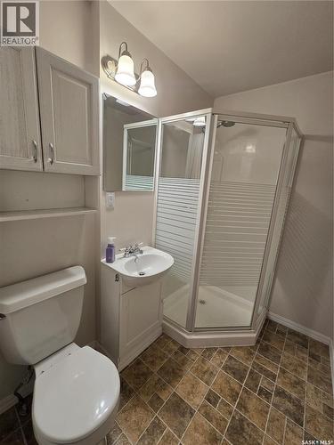 906 Pacific Street, Grenfell, SK - Indoor Photo Showing Bathroom