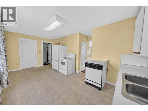 691 3Rd Avenue, Fernie, BC - Indoor