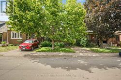 204 ROSSLYN AVENUE S  Hamilton, ON L8M 3J5