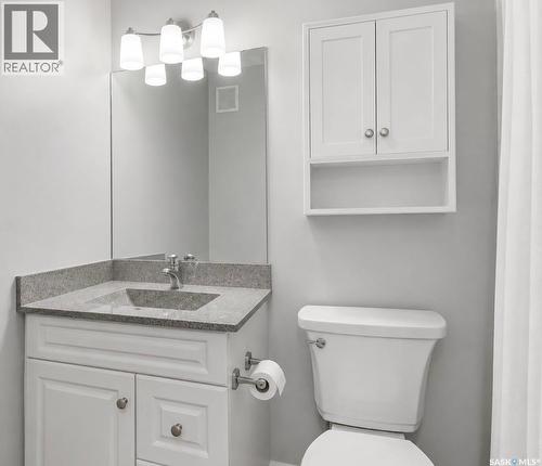 401 215 Lowe Road, Saskatoon, SK - Indoor Photo Showing Bathroom
