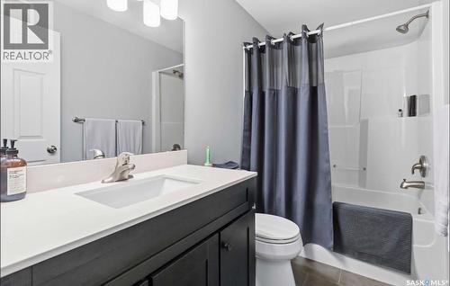 401 215 Lowe Road, Saskatoon, SK - Indoor Photo Showing Bathroom