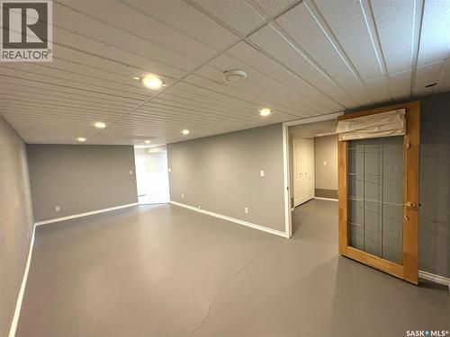 435 2Nd Avenue, Allan, SK - Indoor