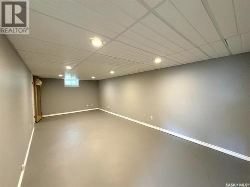 435 2Nd Avenue, Allan, SK - Indoor