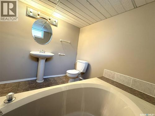 435 2Nd Avenue, Allan, SK - Indoor Photo Showing Bathroom