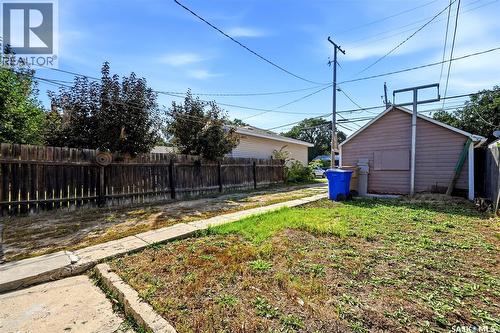 1321 Victoria Avenue, Regina, SK - Outdoor