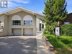 62 LITTLELEAF DRIVE Toronto, ON M1B 1Z2