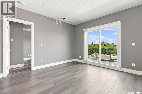 310 404 C Avenue S, Saskatoon, SK - Indoor