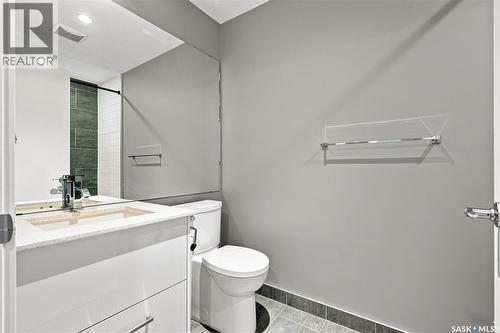 310 404 C Avenue S, Saskatoon, SK - Indoor Photo Showing Bathroom