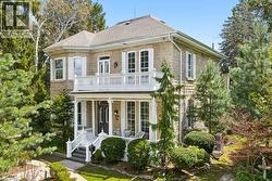 212 QUEEN ST E Street  Cambridge, ON N3C 2B4