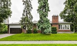 27 KINGSVIEW BOULEVARD Toronto, ON M9R 1T5