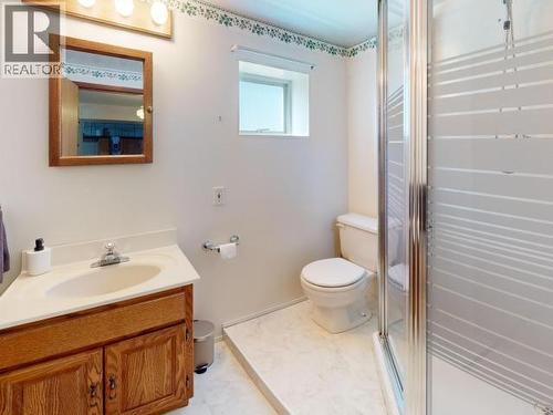 4603 Harvie Ave, Powell River, BC - Indoor Photo Showing Bathroom
