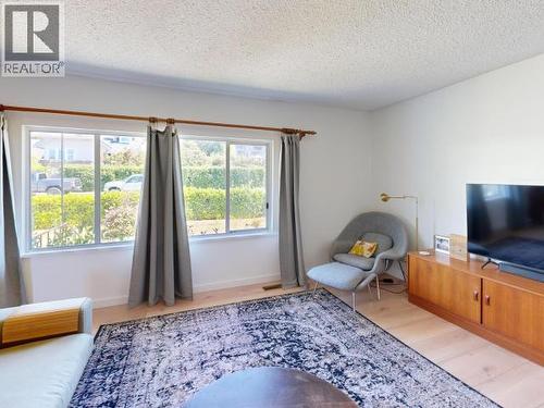 4603 Harvie Ave, Powell River, BC - Indoor Photo Showing Bedroom