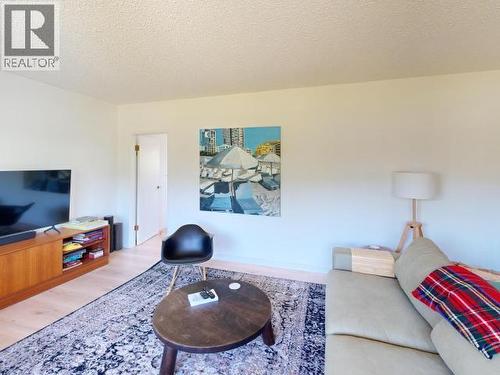 4603 Harvie Ave, Powell River, BC - Indoor