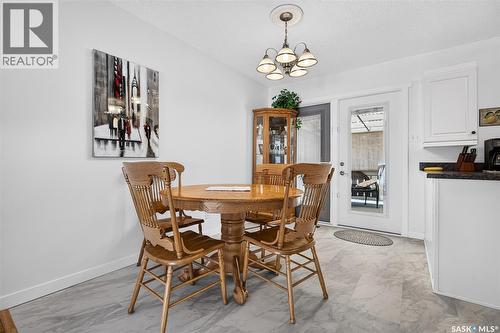 1338 Glendale Street, Moose Jaw, SK - Indoor Photo Showing Dining Room