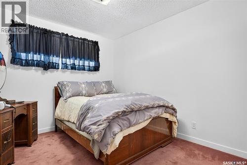1338 Glendale Street, Moose Jaw, SK - Indoor Photo Showing Bedroom