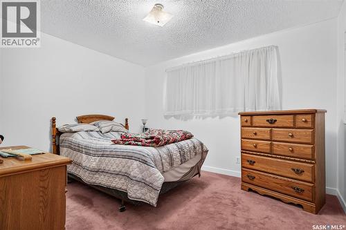 1338 Glendale Street, Moose Jaw, SK - Indoor Photo Showing Bedroom