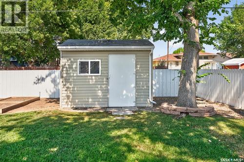 1338 Glendale Street, Moose Jaw, SK - Outdoor