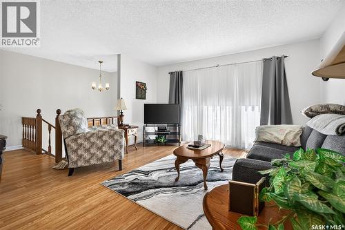1338 Glendale Street, Moose Jaw, SK - Indoor Photo Showing Living Room
