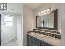 Upstairs Bathroom - 