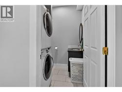 main level laundry - 