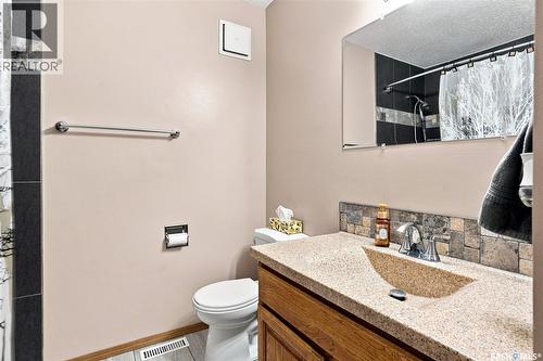 109 South Avenue E, Hafford, SK - Indoor Photo Showing Bathroom