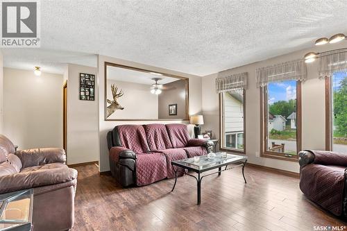 109 South Avenue E, Hafford, SK - Indoor Photo Showing Living Room