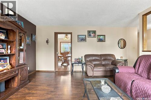 109 South Avenue E, Hafford, SK - Indoor Photo Showing Living Room