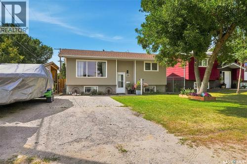 130 6Th Street, Pilot Butte, SK - Outdoor