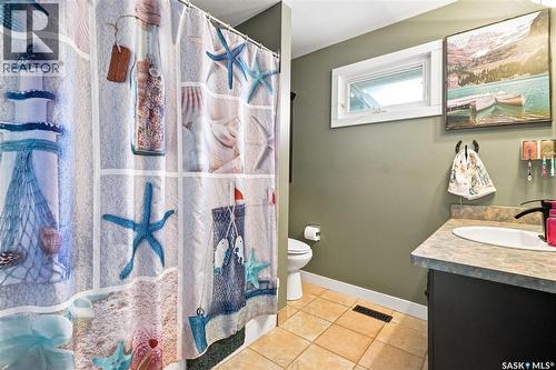 130 6Th Street, Pilot Butte, SK - Indoor Photo Showing Bathroom