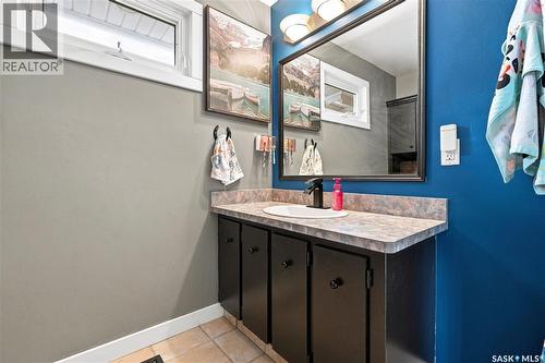 130 6Th Street, Pilot Butte, SK - Indoor Photo Showing Bathroom