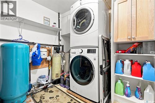 130 6Th Street, Pilot Butte, SK - Indoor Photo Showing Laundry Room