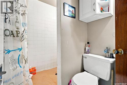 130 6Th Street, Pilot Butte, SK - Indoor Photo Showing Bathroom