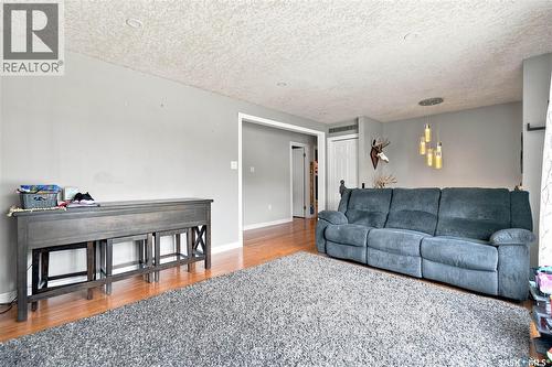 130 6Th Street, Pilot Butte, SK - Indoor Photo Showing Living Room