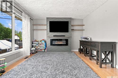 130 6Th Street, Pilot Butte, SK - Indoor With Fireplace