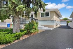 209 Broad STREET N  Regina, SK S4R 2X7