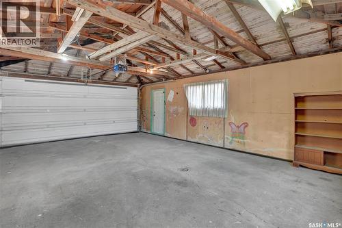 209 Broad Street N, Regina, SK - Indoor Photo Showing Garage