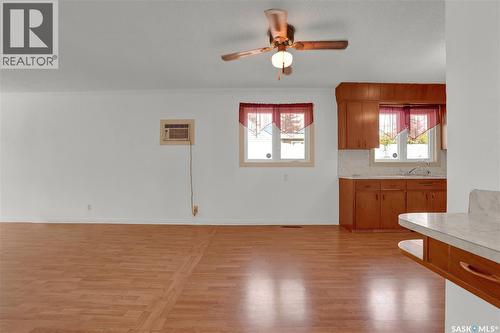 209 Broad Street N, Regina, SK - Indoor