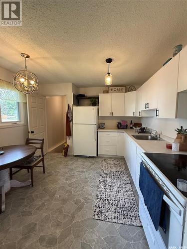 504 4Th Street W, Wilkie, SK - Indoor Photo Showing Kitchen