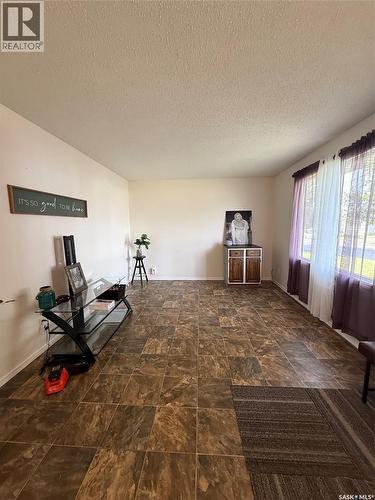 504 4Th Street W, Wilkie, SK - Indoor