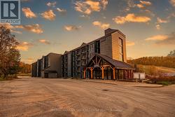 503 - 80 HORSESHOE BOULEVARD Oro-Medonte, ON L4M 4Y8