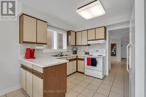 37 Lime Drive, Vaughan, ON - Indoor Photo Showing Kitchen With Double Sink