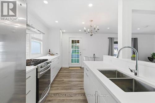 61 Delaney Street, Quinte West (Trenton Ward), ON - Indoor Photo Showing Kitchen With Double Sink With Upgraded Kitchen