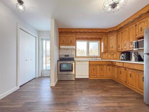 38 Goodridge Road, Virden, MB - Indoor Photo Showing Kitchen
