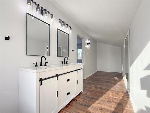 38 Goodridge Road, Virden, MB - Indoor Photo Showing Bathroom