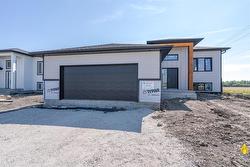 10 Van Riesen Drive  Niverville, MB R0A 0A1